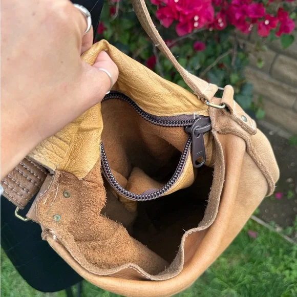 Bed Stu Cobbler Series Genuine Leather Bag with Brass Studded American Flag - Picture 4 of 13